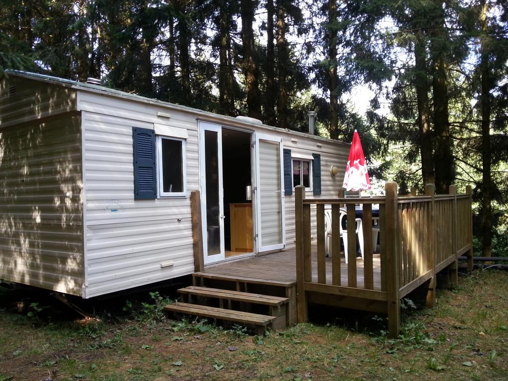Camping De Flechat Hotel Orcival Exterior photo