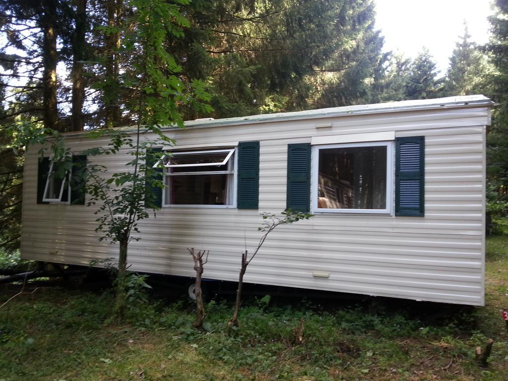 Camping De Flechat Hotel Orcival Exterior photo
