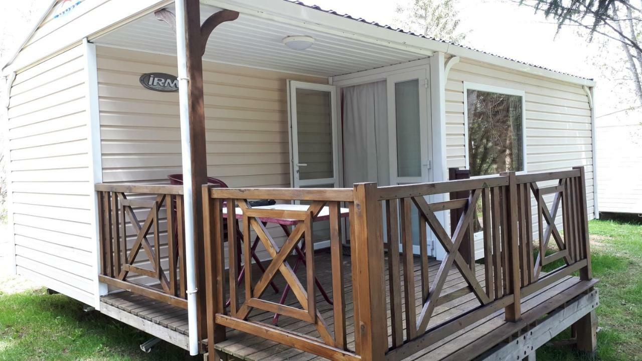 Camping De Flechat Hotel Orcival Exterior photo